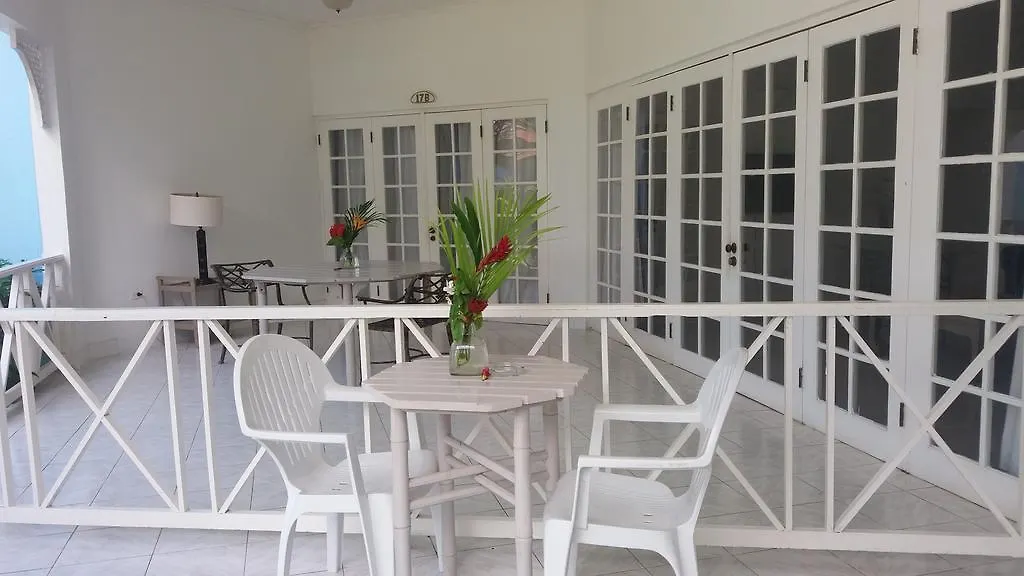 Beachcomber Club Resort Негрил Ямайка