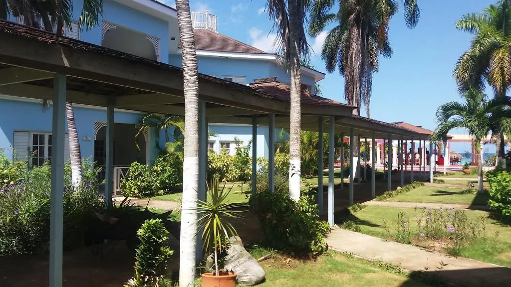 נגריל Beachcomber Club Resort