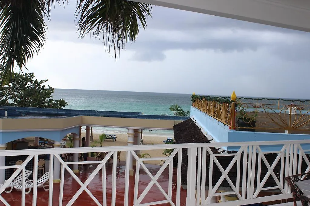 נגריל Beachcomber Club Resort