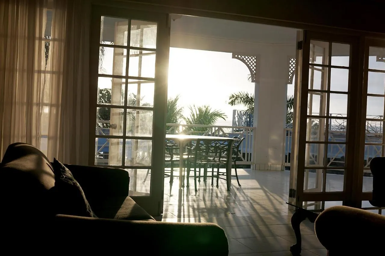 נגריל Beachcomber Club Resort ג'מייקה